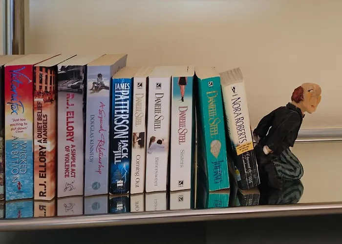 Flamenco Rose Apartment *